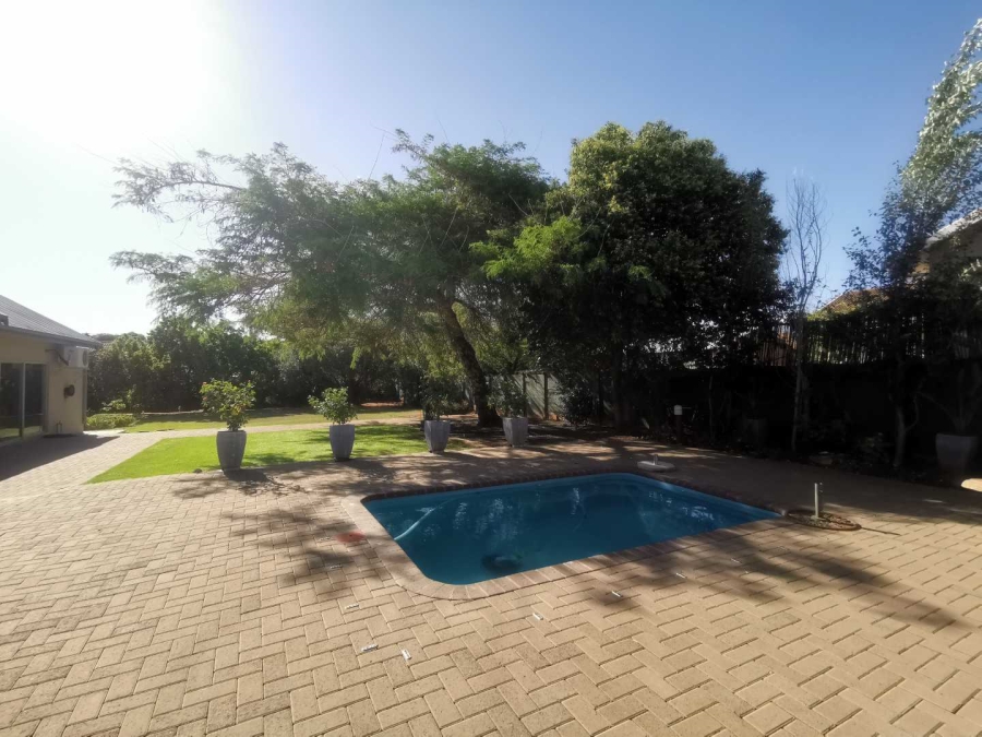 4 Bedroom Property for Sale in Langenhovenpark Free State